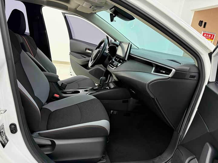 Фото 15 - Toyota Corolla