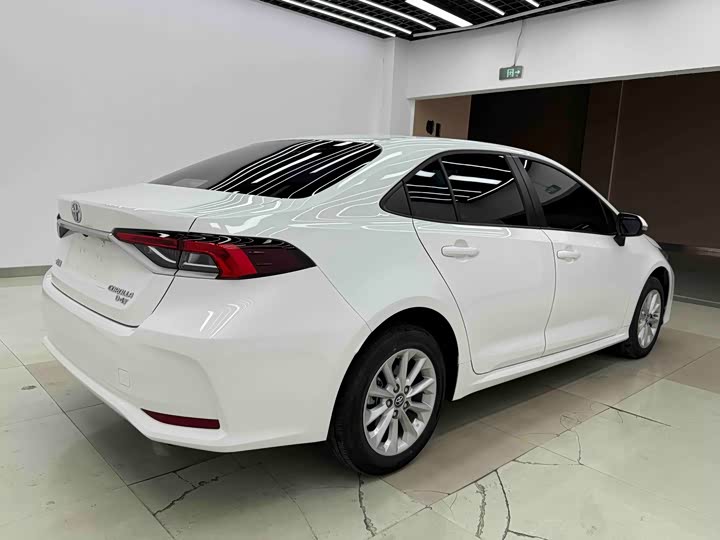 Фото 6 - Toyota Corolla