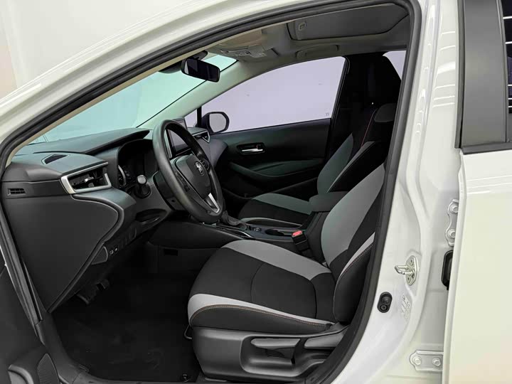 Фото 7 - Toyota Corolla