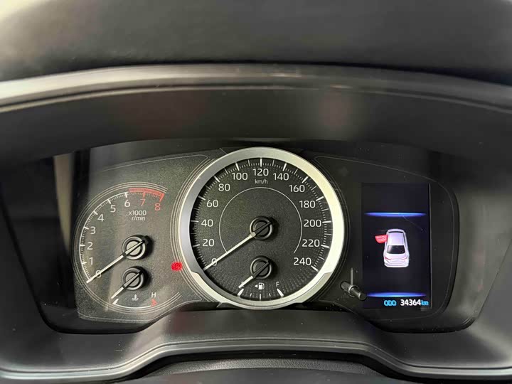 Фото 8 - Toyota Corolla