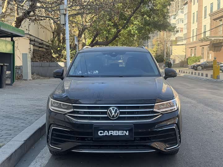 Фото 2 - Volkswagen Tiguan L Pro