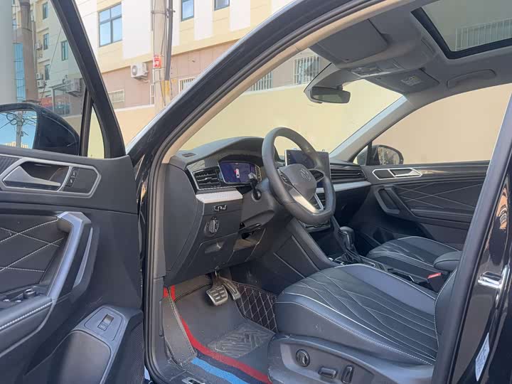 Фото 4 - Volkswagen Tiguan L Pro