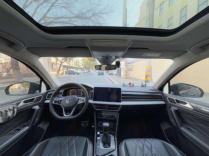 Фото 5 - Volkswagen Tiguan L Pro