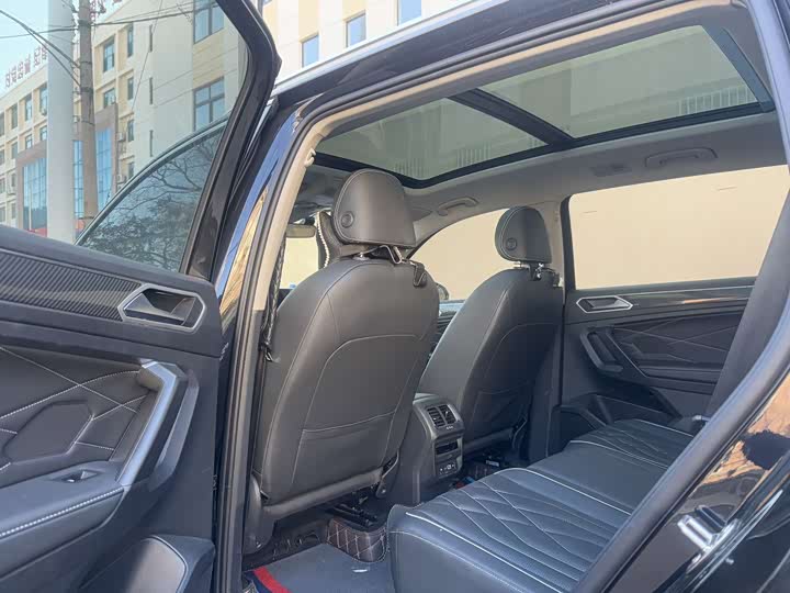 Фото 6 - Volkswagen Tiguan L Pro