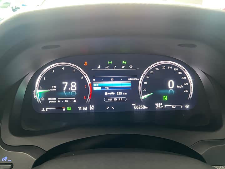 Фото 9 - Toyota Camry