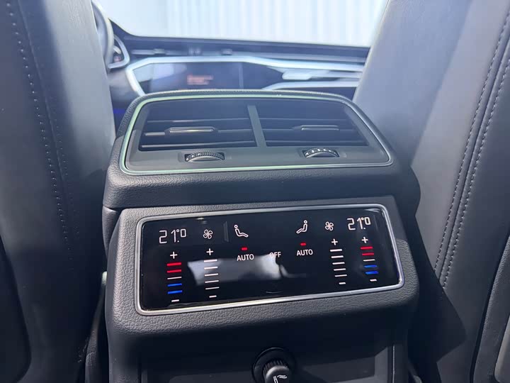 Фото 10 - Audi A7