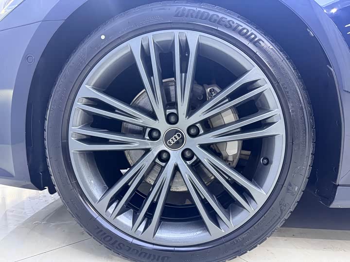 Фото 11 - Audi A7