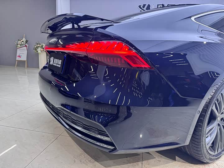 Фото 12 - Audi A7