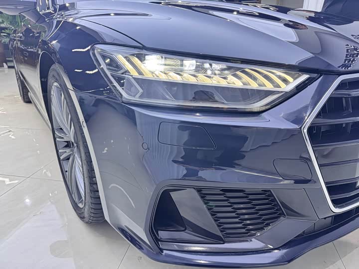 Фото 13 - Audi A7