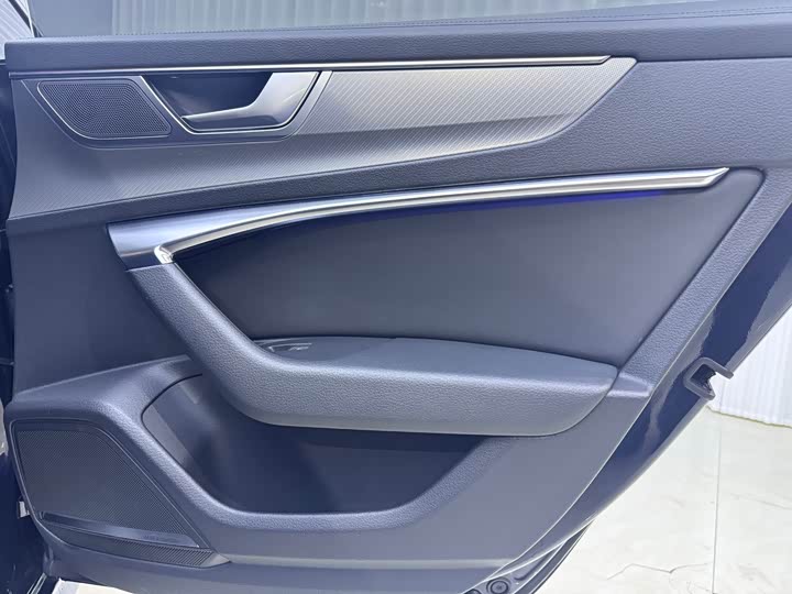 Фото 14 - Audi A7