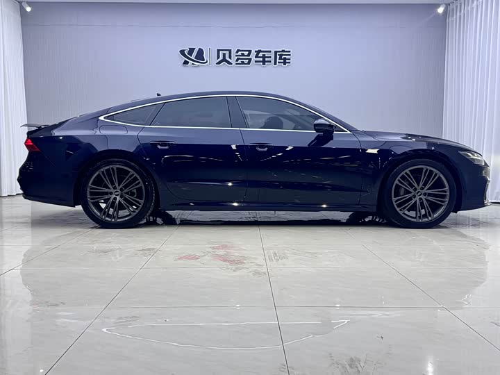 Фото 3 - Audi A7