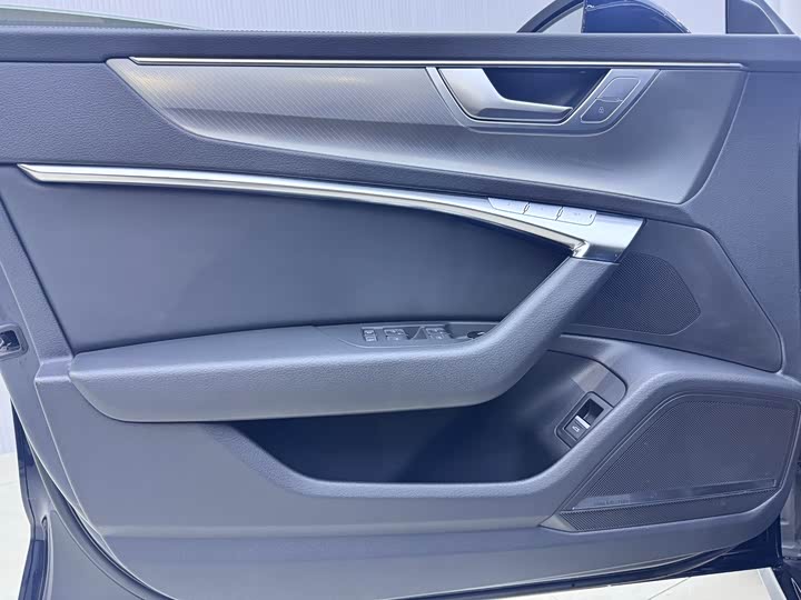 Фото 8 - Audi A7