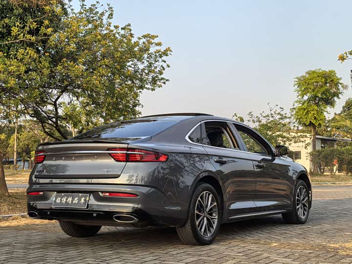 Фото 15 - Geely Preface