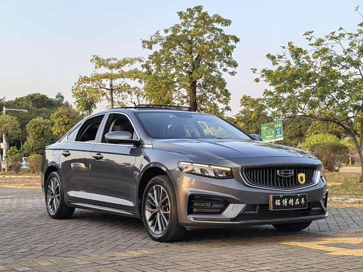 Фото 3 - Geely Preface