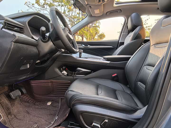 Фото 4 - Geely Preface