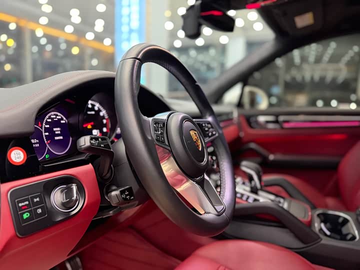 Фото 16 - Porsche Cayenne