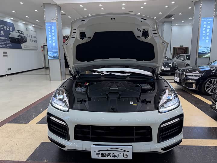 Фото 23 - Porsche Cayenne