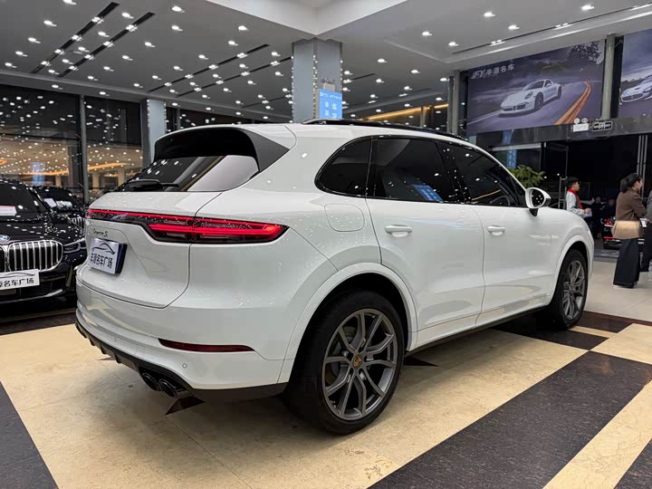 Фото 26 - Porsche Cayenne