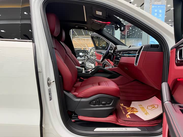 Фото 7 - Porsche Cayenne