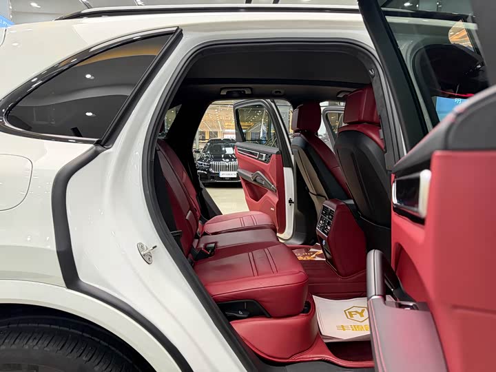 Фото 9 - Porsche Cayenne