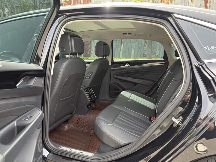 Фото 5 - Volkswagen Passat