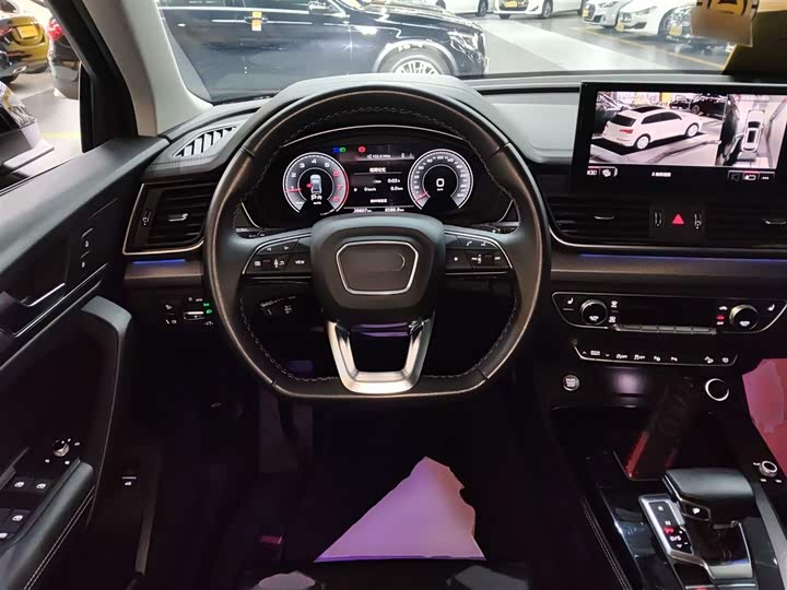 Фото 10 - Audi Q5L