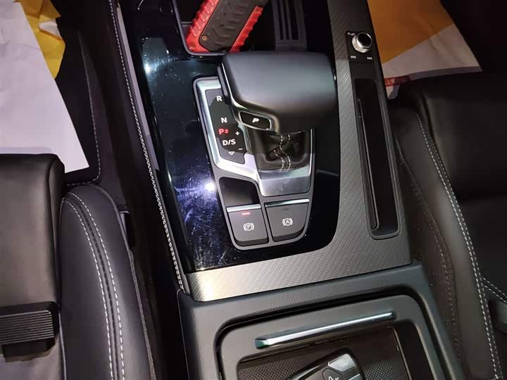 Фото 13 - Audi Q5L