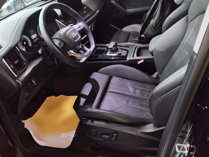 Фото 14 - Audi Q5L