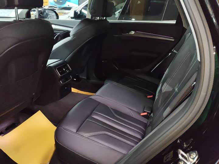 Фото 16 - Audi Q5L