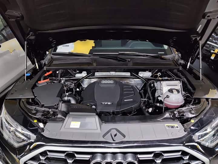 Фото 19 - Audi Q5L