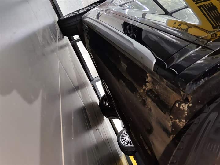 Фото 20 - Audi Q5L