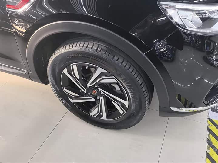 Фото 6 - Hongqi HS5