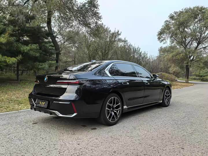 Фото 7 - BMW 7 Series