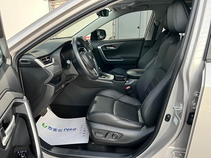 Фото 16 - Toyota Wildlander