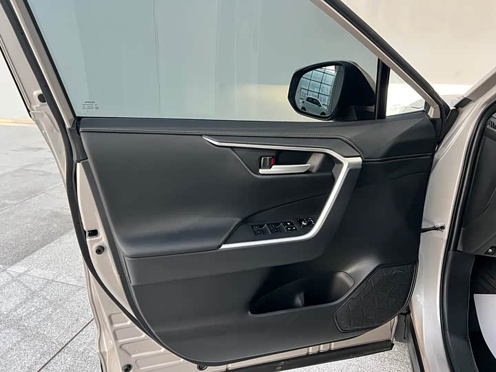 Фото 18 - Toyota Wildlander