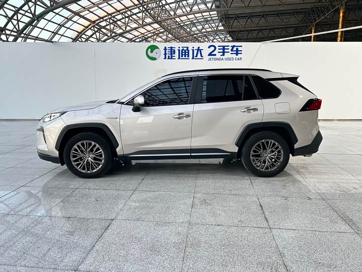 Фото 5 - Toyota Wildlander