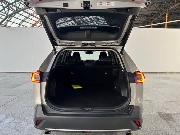 Фото 9 - Toyota Wildlander