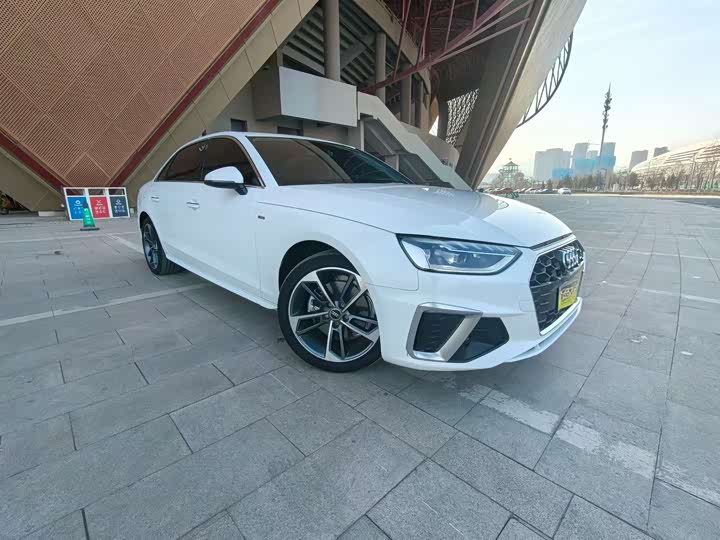 Фото 3 - Audi A4L