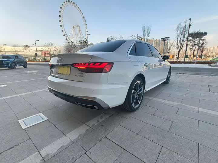 Фото 6 - Audi A4L