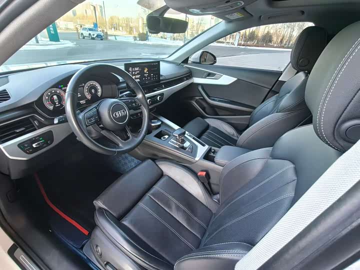 Фото 7 - Audi A4L