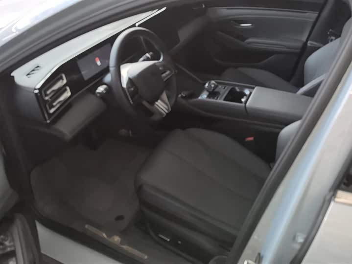 Фото 9 - BYD Qin L