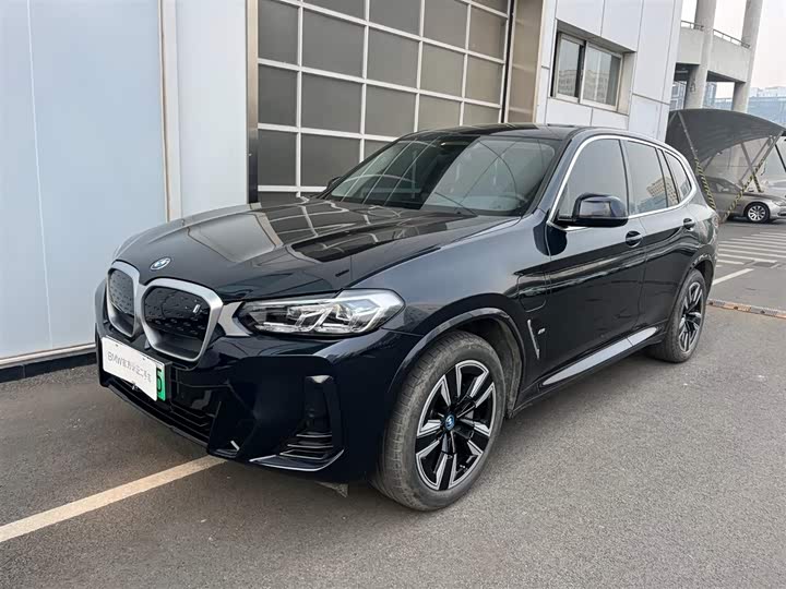 Фото 1 - BMW iX3