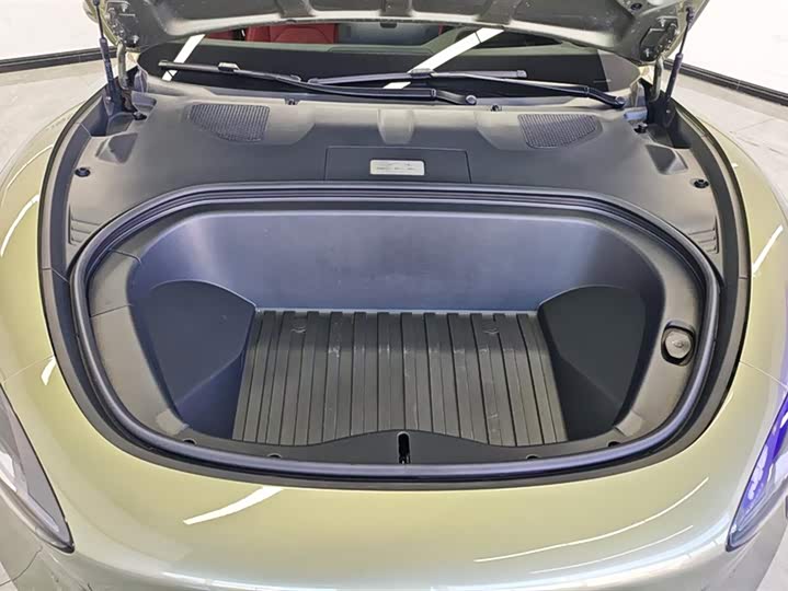 Фото 10 - Xiaomi SU7