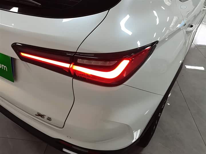 Фото 8 - Changan Oshan X5