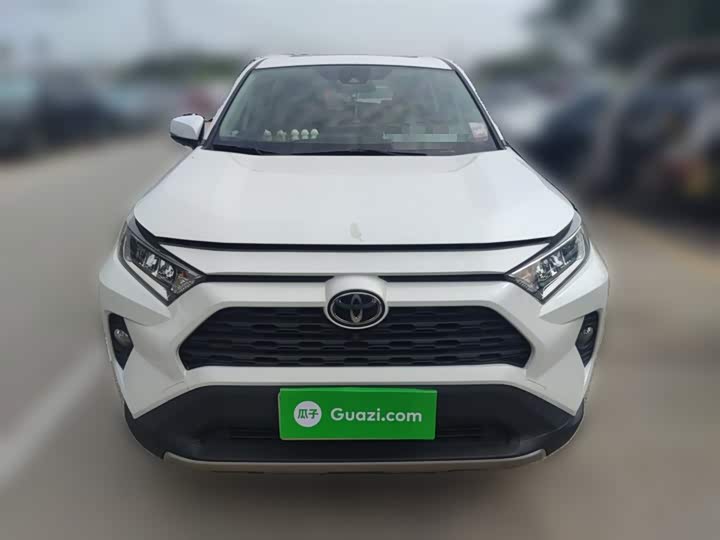 Фото 21 - Toyota RAV4