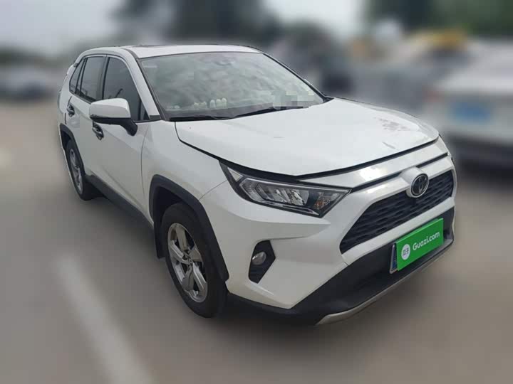 Фото 23 - Toyota RAV4