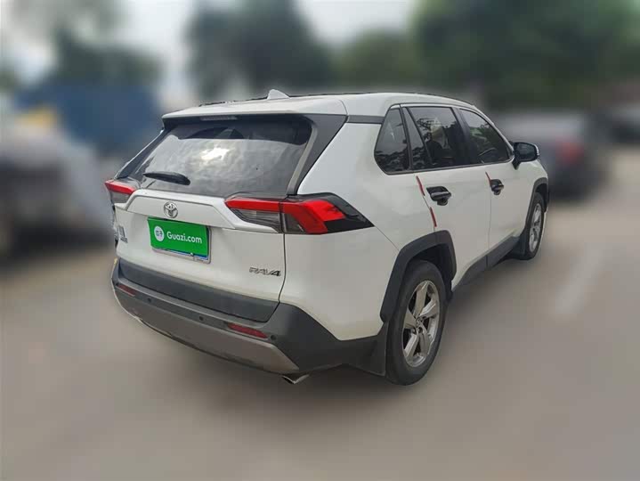 Фото 26 - Toyota RAV4