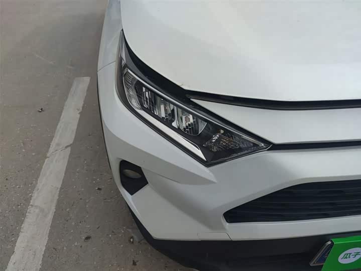 Фото 27 - Toyota RAV4