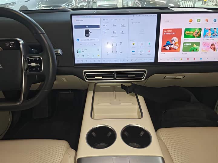 Фото 13 - LiXiang L6