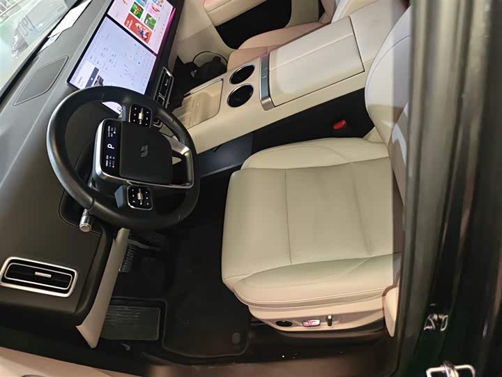 Фото 15 - LiXiang L6